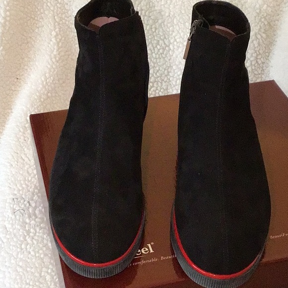 Beautifeel Sz 41 Goldy Black Suede Bootie - Picture 3 of 7